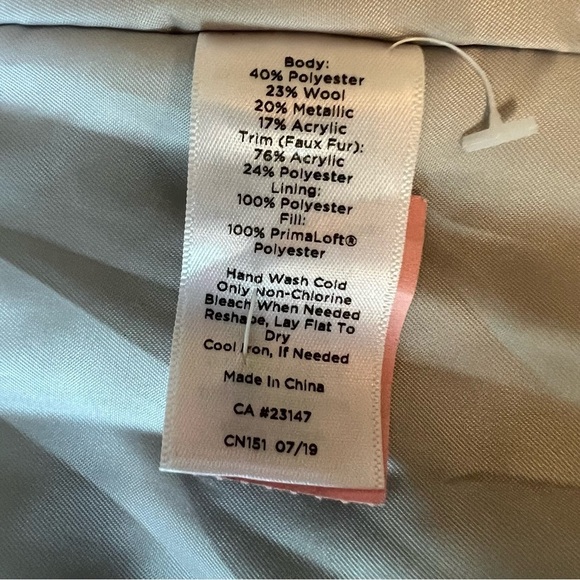 Talbots Wool Blend Cable knit Sweater Vest Faux Fur Metallic  Lining SZ SP - Picture 12 of 16